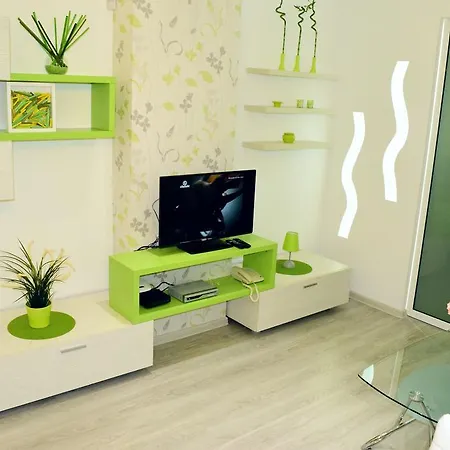Marrinella Apartment *